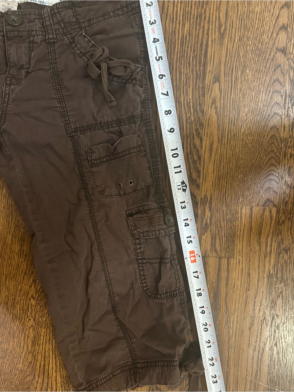 Y2K Earthy Brown Utility Cargo Capris - Picture 4 of 6